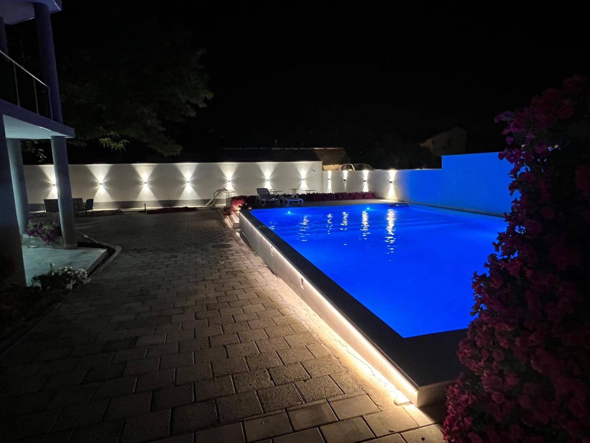 فندق Big House بيتروفارادين المظهر الخارجي الصورة